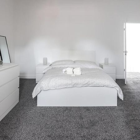 Spacious 4 Bed House In Birmingham, Suitable For Contractors Εξωτερικό φωτογραφία