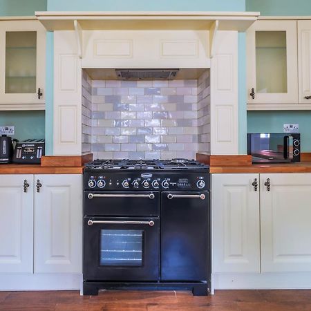 Spacious 4 Bed House In Birmingham, Suitable For Contractors Εξωτερικό φωτογραφία