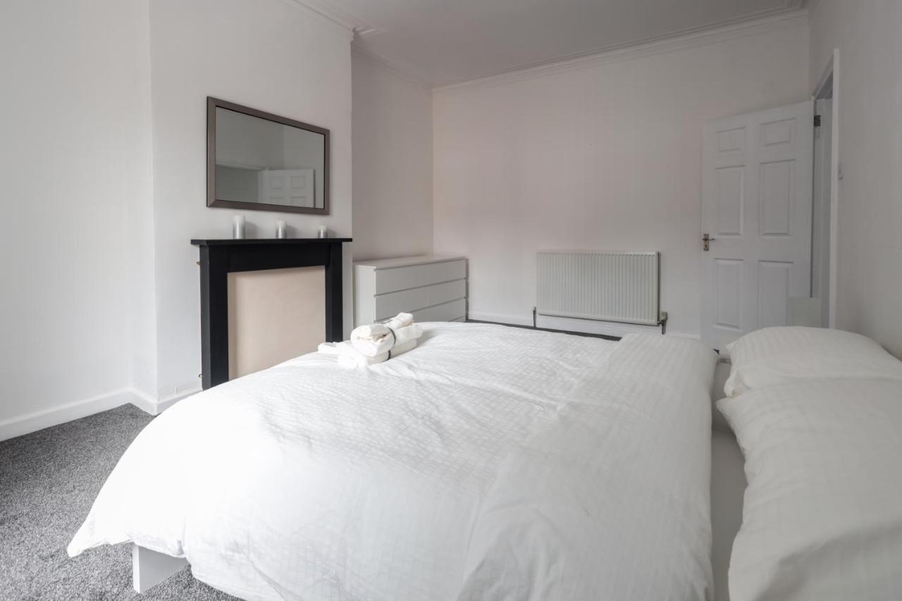 Spacious 4 Bed House In Birmingham, Suitable For Contractors Εξωτερικό φωτογραφία