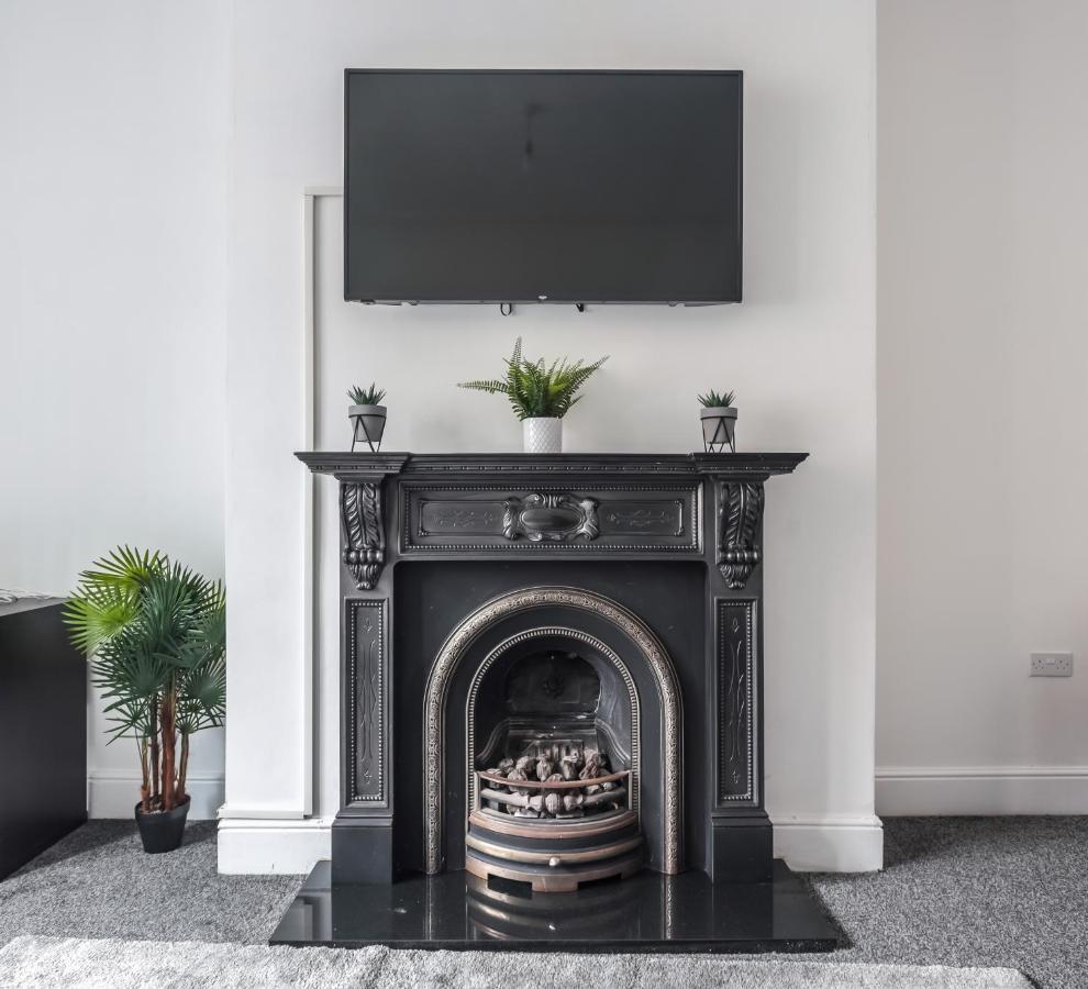 Spacious 4 Bed House In Birmingham, Suitable For Contractors Εξωτερικό φωτογραφία