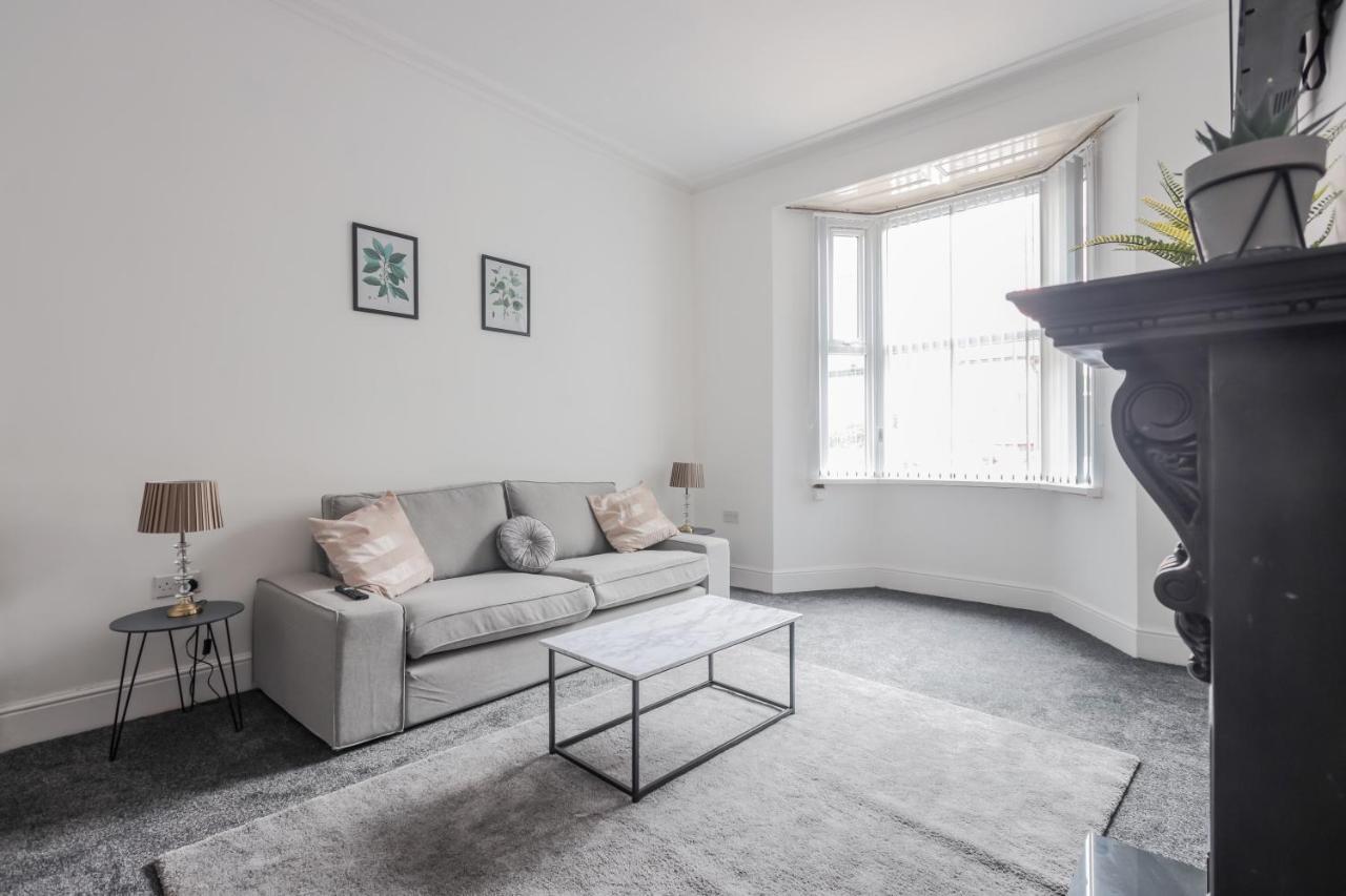 Spacious 4 Bed House In Birmingham, Suitable For Contractors Εξωτερικό φωτογραφία