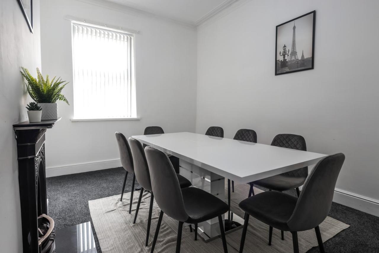 Spacious 4 Bed House In Birmingham, Suitable For Contractors Εξωτερικό φωτογραφία