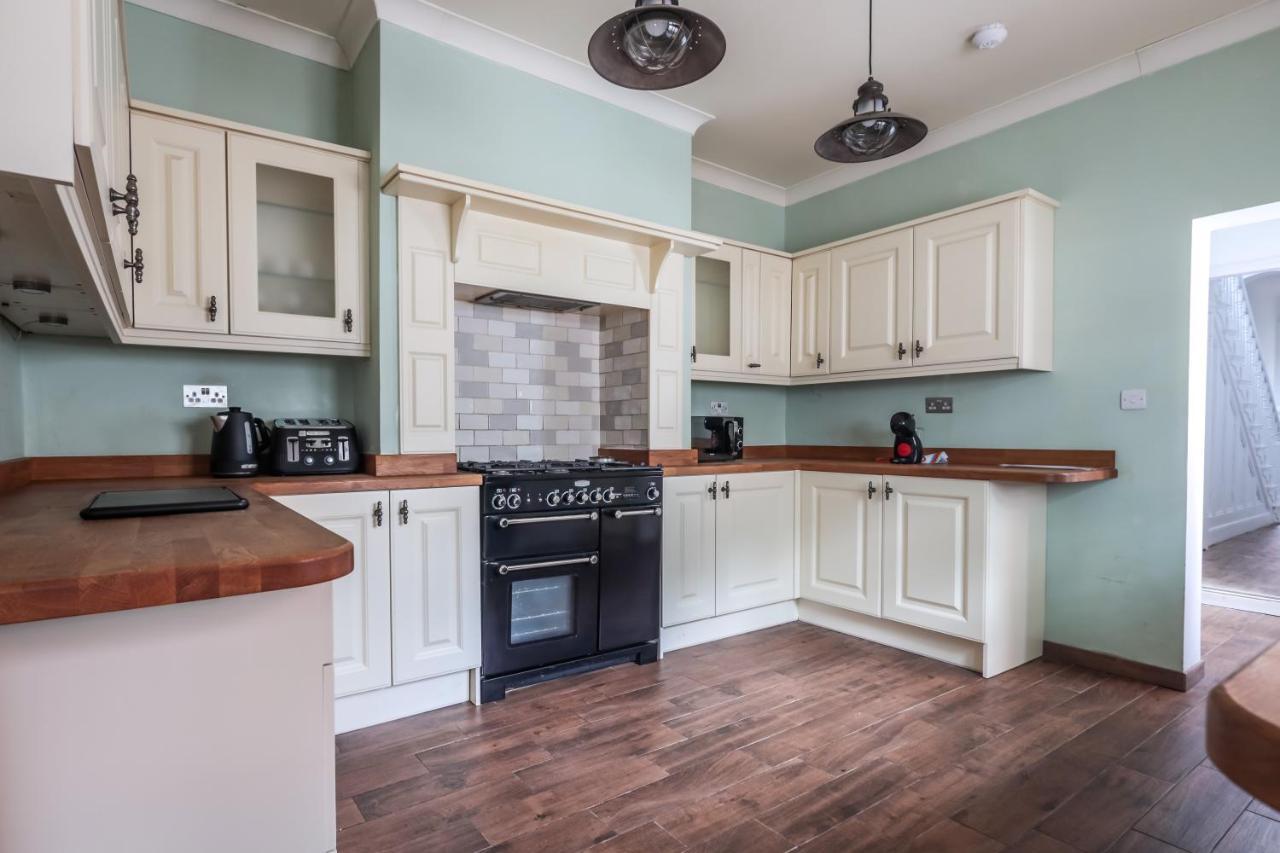 Spacious 4 Bed House In Birmingham, Suitable For Contractors Εξωτερικό φωτογραφία
