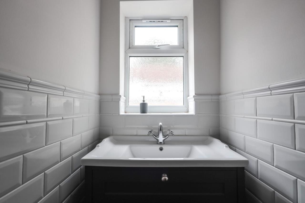 Spacious 4 Bed House In Birmingham, Suitable For Contractors Εξωτερικό φωτογραφία