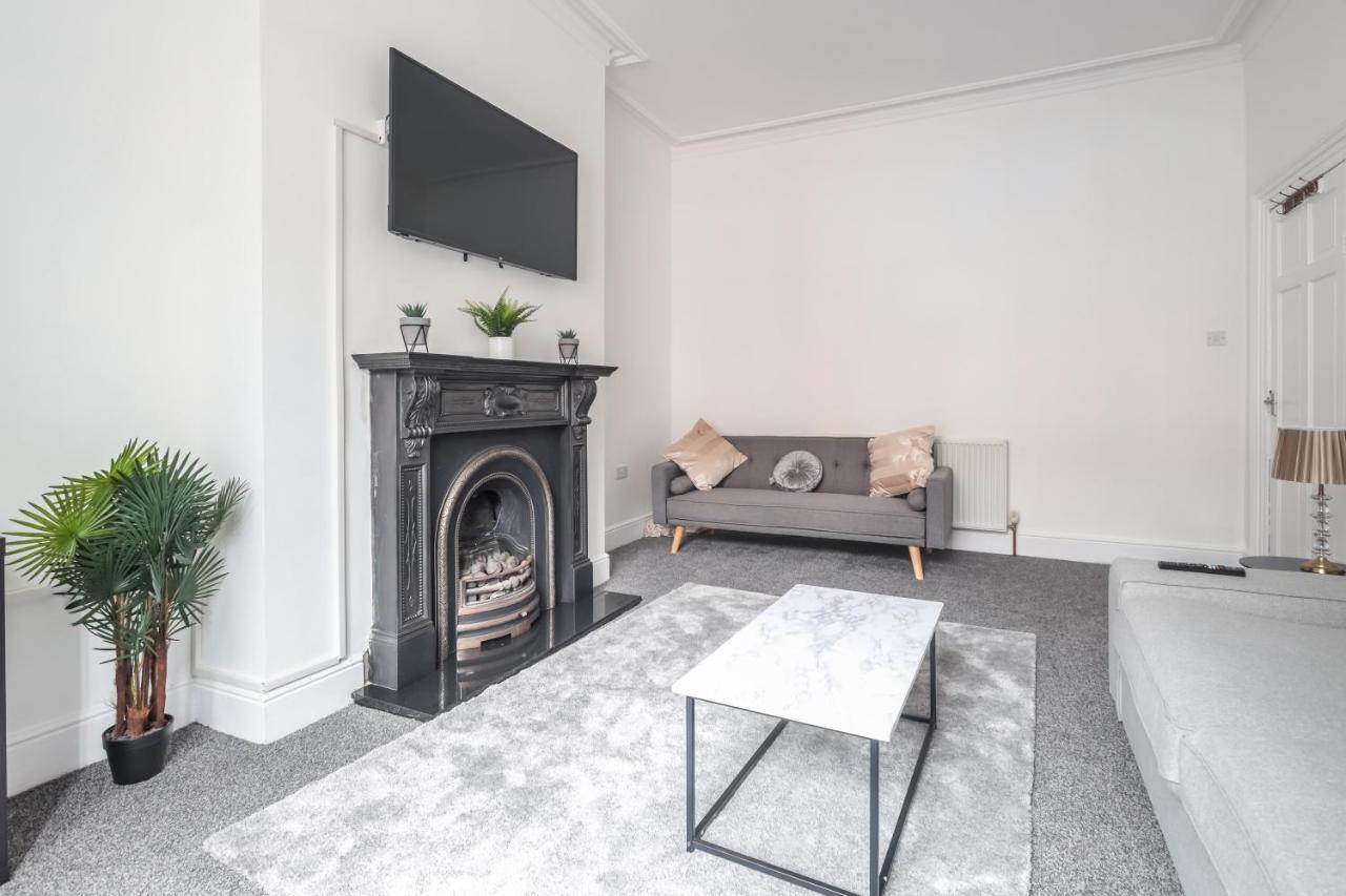 Spacious 4 Bed House In Birmingham, Suitable For Contractors Εξωτερικό φωτογραφία