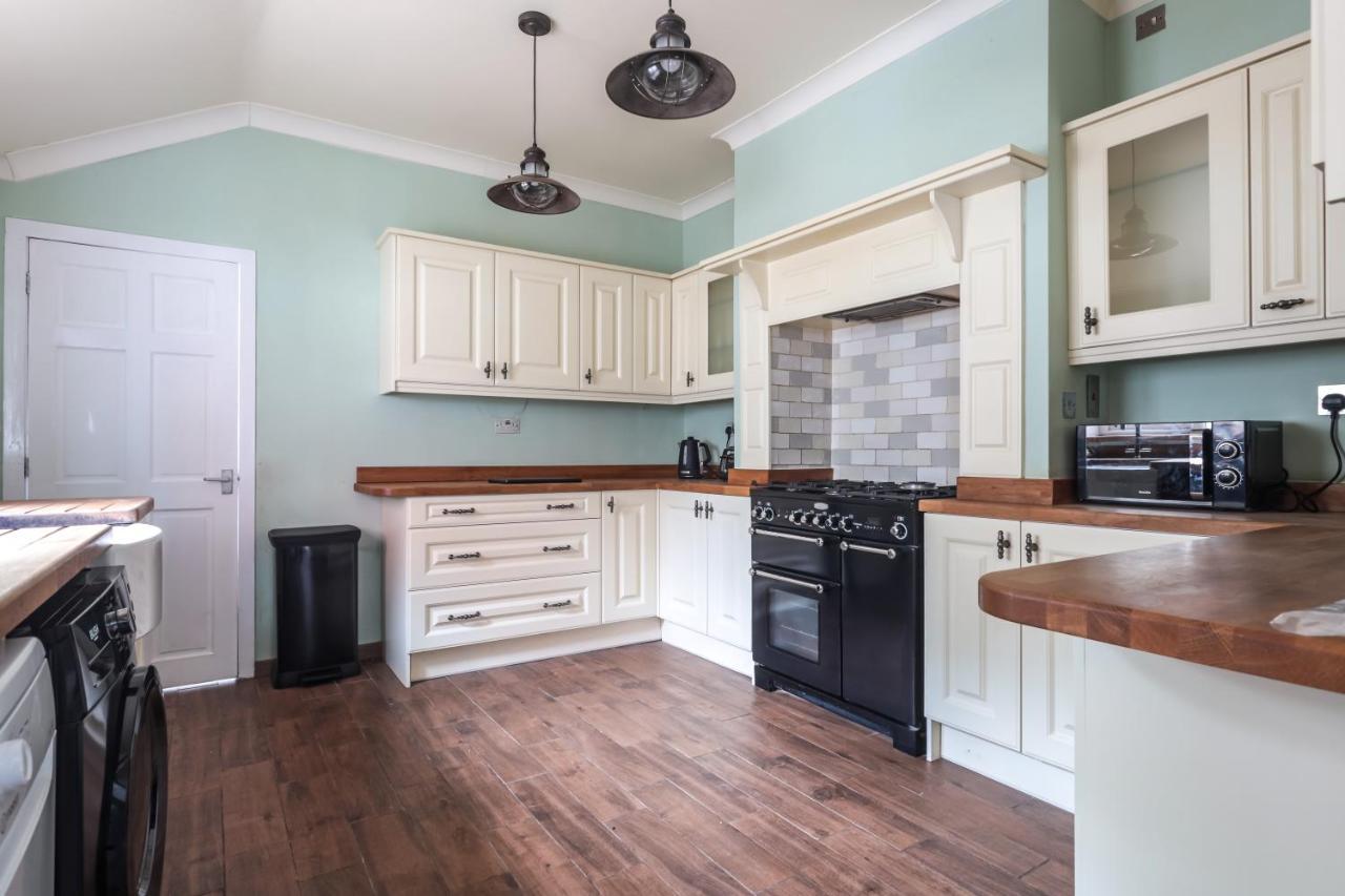 Spacious 4 Bed House In Birmingham, Suitable For Contractors Εξωτερικό φωτογραφία