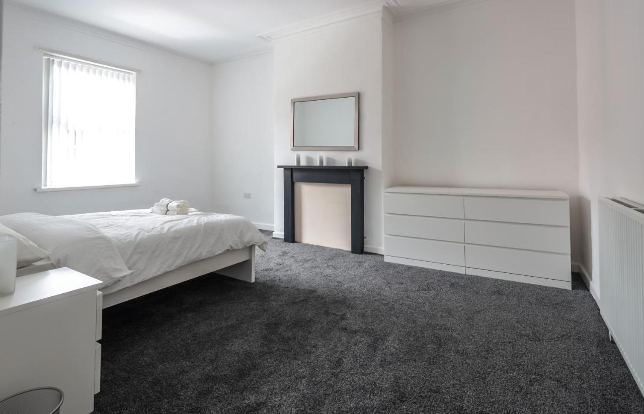 Spacious 4 Bed House In Birmingham, Suitable For Contractors Εξωτερικό φωτογραφία