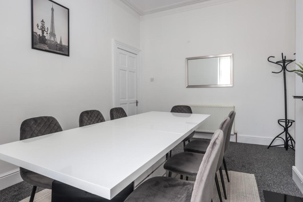 Spacious 4 Bed House In Birmingham, Suitable For Contractors Εξωτερικό φωτογραφία