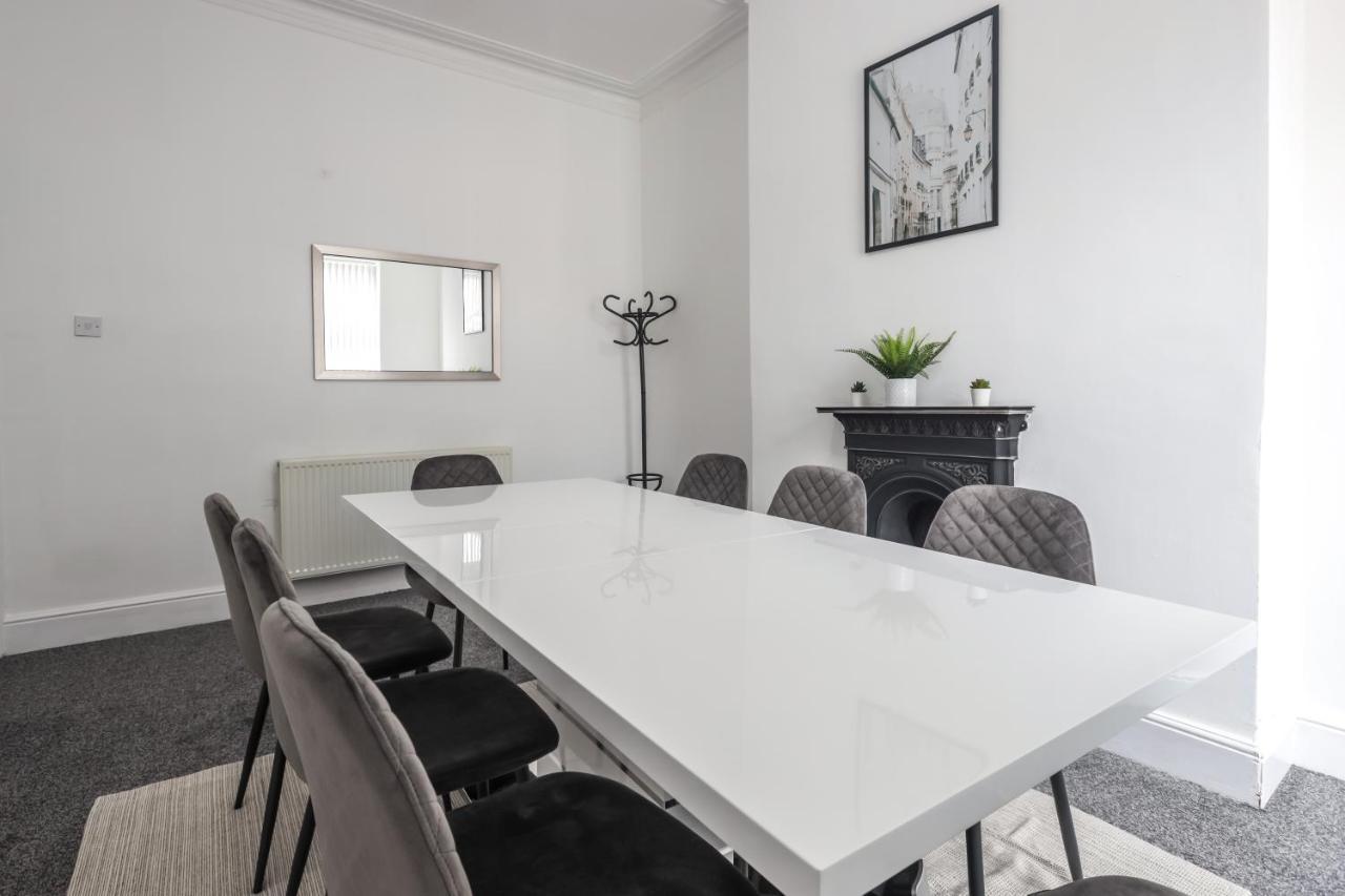 Spacious 4 Bed House In Birmingham, Suitable For Contractors Εξωτερικό φωτογραφία